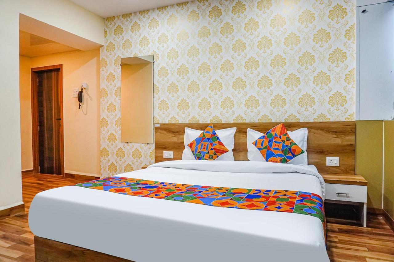 Fabhotel Tan Square - Nr Eon It Park Pune Eksteriør bilde